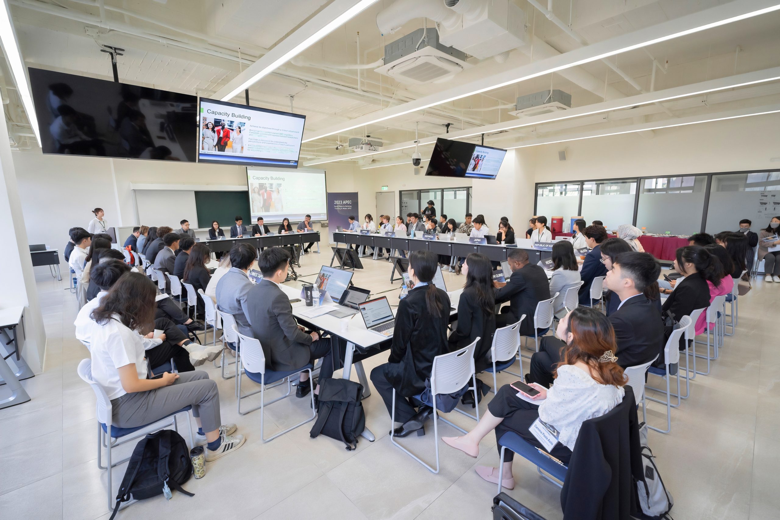 #EntrevistasCAMSantiago: Claudio F. Osses Garrido y su participación en «APEC Youth Capacity-Building Training & Model APEC» en Taipéi