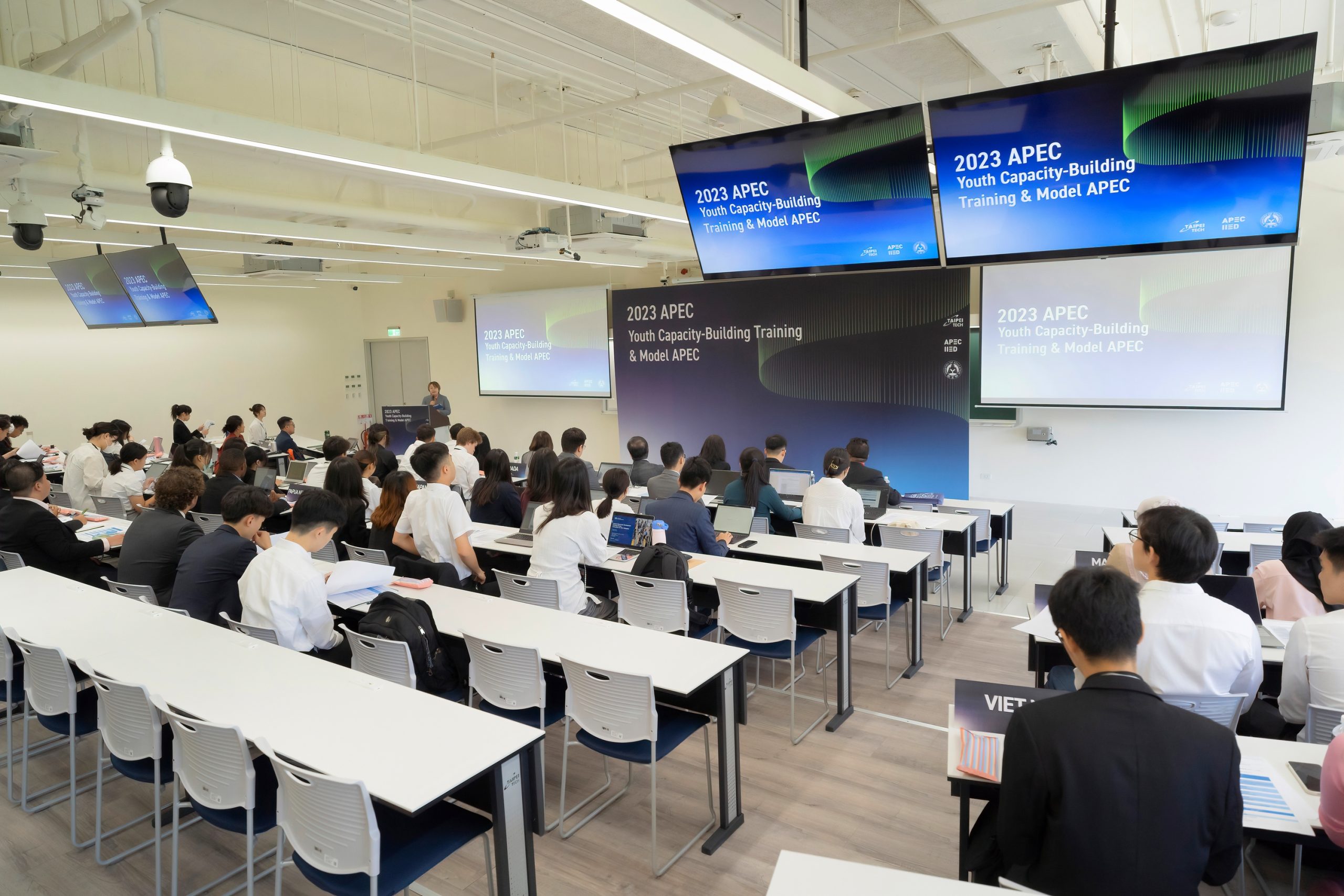 #EntrevistasCAMSantiago: Claudio F. Osses Garrido y su participación en «APEC Youth Capacity-Building Training & Model APEC» en Taipéi