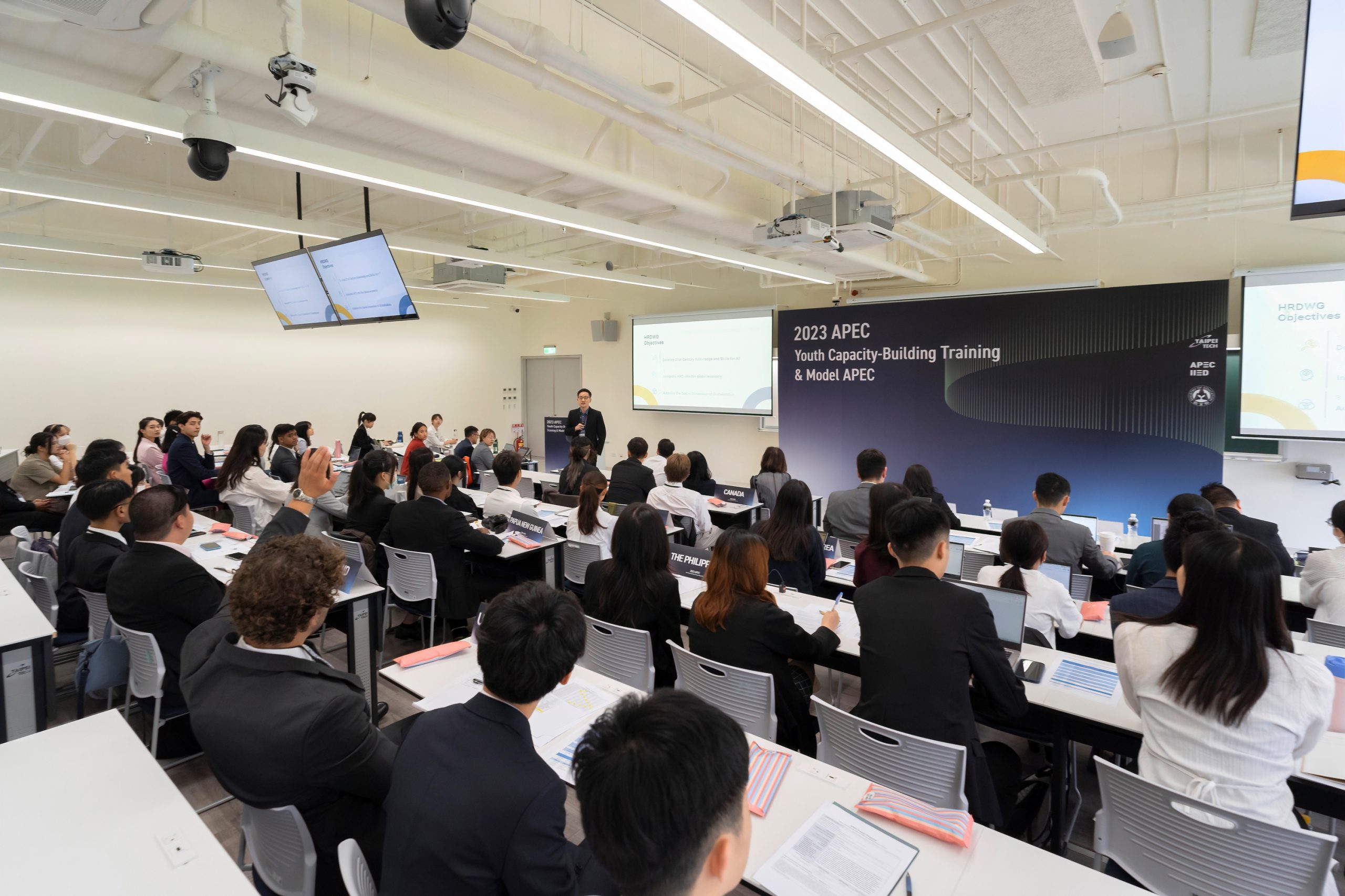 #EntrevistasCAMSantiago: Claudio F. Osses Garrido y su participación en «APEC Youth Capacity-Building Training & Model APEC» en Taipéi